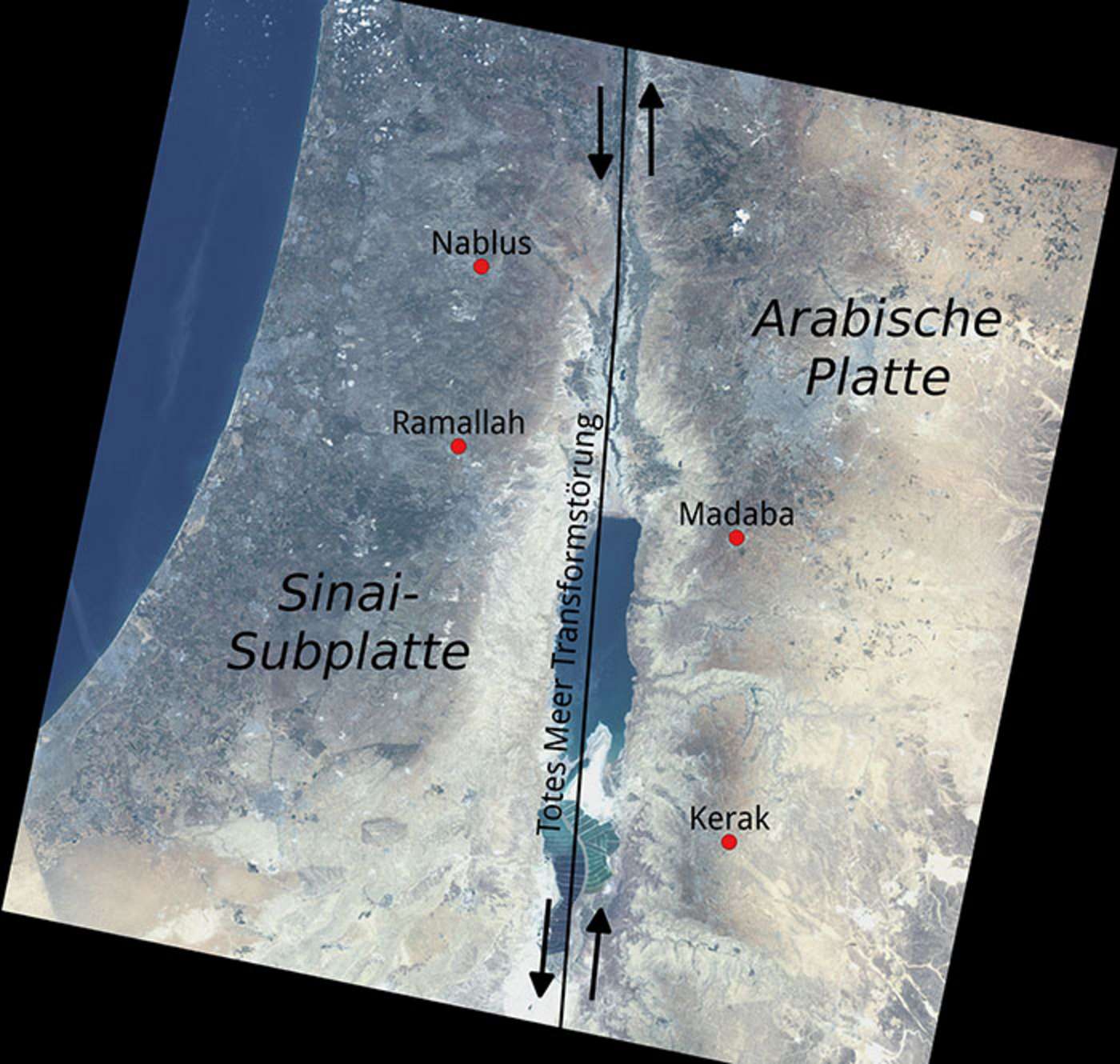 Das Satellitenbild (Landsat 8) vom 20. Mai 2014 zeigt die vier Orte Kerak, Madaba, Nablus und Ramallah und den skizzierten Verlauf der Transformstörung des Toten Meeres. 