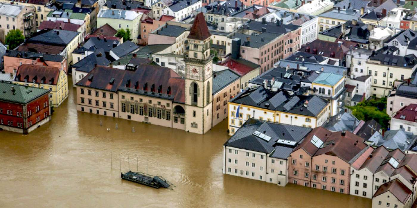 Luftbildaufnahme Innenstadt unter Wasser