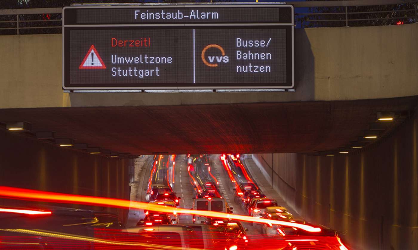 Autoverkehr in Stuttgart.