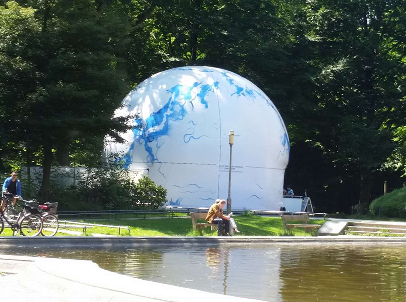 Mobile Kuppel (HZG), um den Film "Uhrwerk Ozean" an verschiedenen Standorten vorführen zu können.