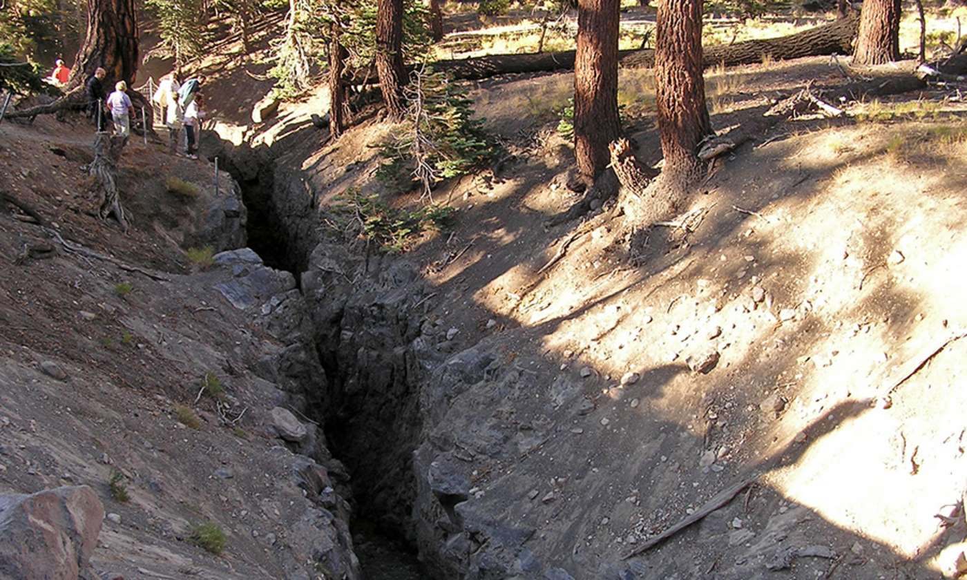 Besucher an der San-Andreas-Verwerfung. In der Nähe der Verwerfung, im Napa Valley in Nordkalifornien, bebte am 24. August 2014 die Erde. 