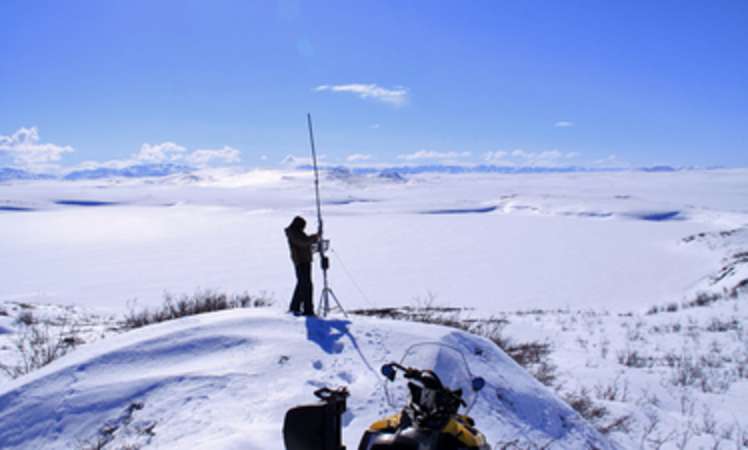 Dünnes Eis - warme Winter beschleunigen Permafrosttauen