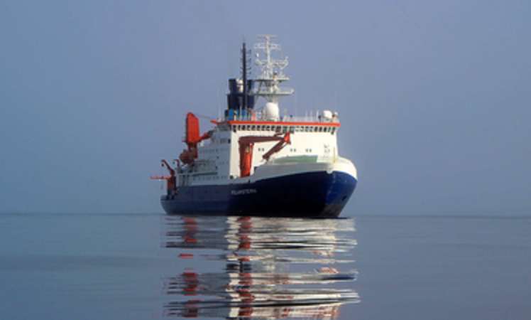 Polarstern auf Antarktis-Expedition