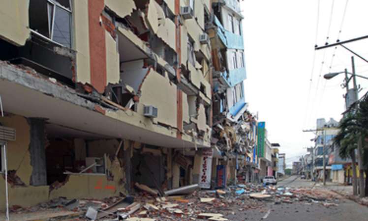 Erdbeben der Stärke 7,7 in Ecuador