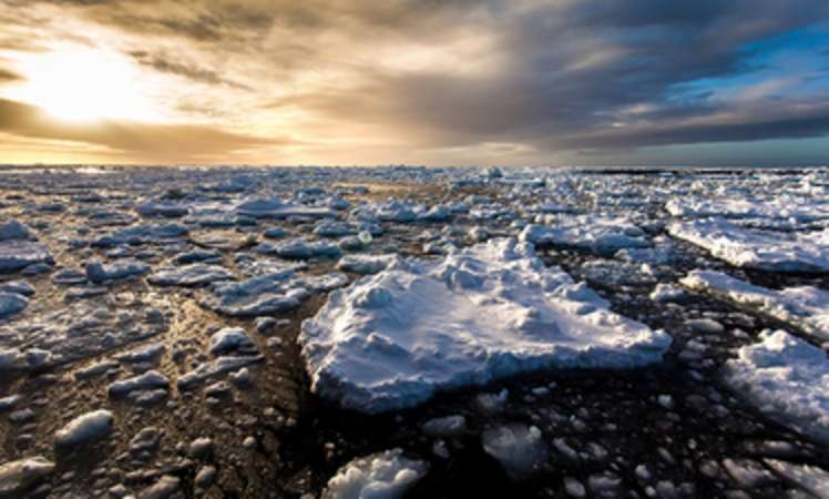 Mit Mikrowellensensoren dem Meereis auf der Spur