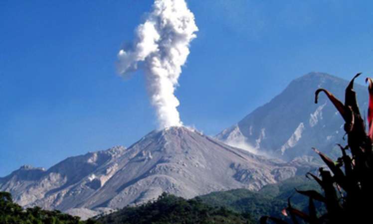 Mittelamerika: ein aktiver Vulkanbogen